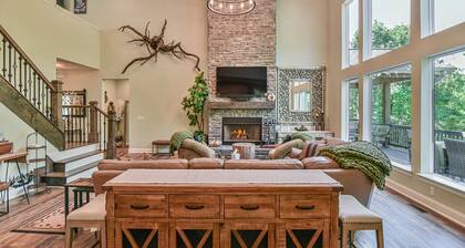 The Gem: Gated Luxury Mtn Home - Hot Tub/Sauna/Basketball/EV Charger/Hiking