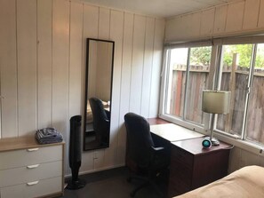 2 chambres, fer et planche à repasser, Wi-Fi, draps fournis