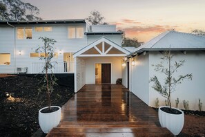 Exterior - The Vintners: Where luxury meets nature, five master suites & spacious living (Peerabeelup)