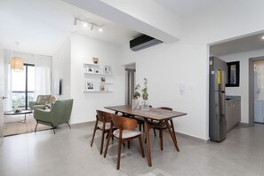 Appartement, 2 chambres, accessible aux personnes à mobilité réduite, fumeurs | Salle à manger
