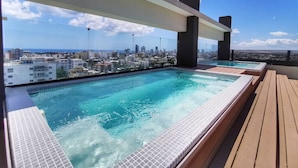 Apartemen, 2 kamar tidur, akses difabel, Boleh Merokok | Kolam renang | Kolam renang outdoor