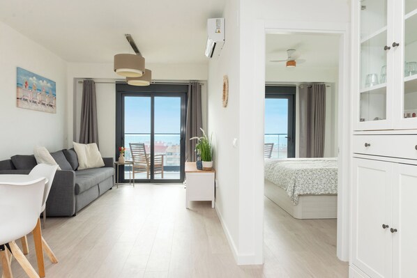 1 bedroom, iron/ironing board, internet, bed sheets