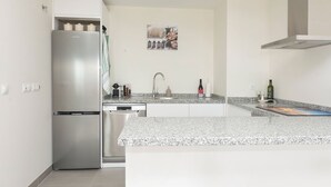 Private kitchen - Contemporary One-Bedroom Apartment (Algarrobo)