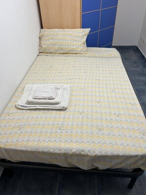 2 bedrooms, bed sheets, wheelchair access