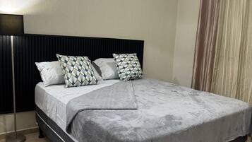 3 Schlafzimmer, Bügeleisen/Bügelbrett, WLAN