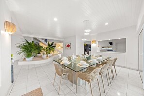 Dining - NEW Stunning 5BR Tropical Oasis Whitesands by Bocobay (Noord)