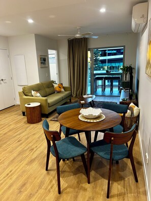 Smart TV, videojuegos y libros 