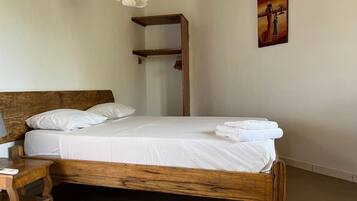 4 bedrooms, WiFi, bed sheets