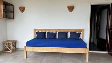 4 bedrooms, WiFi, bed sheets