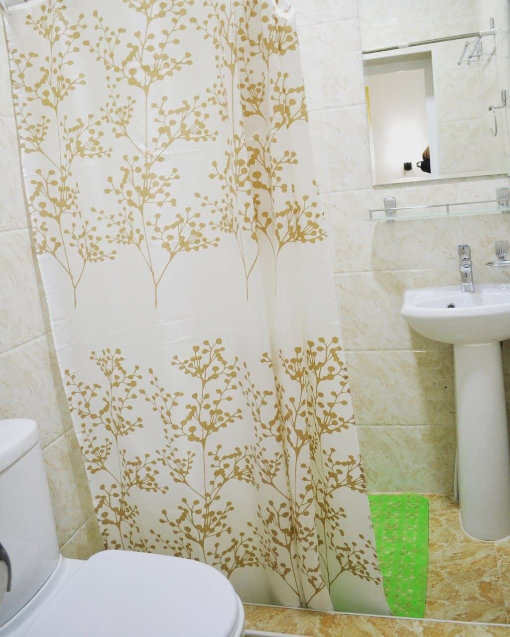 Single Room, Courtyard View | Bathroom | Shower, free toiletries, hair dryer, towels
