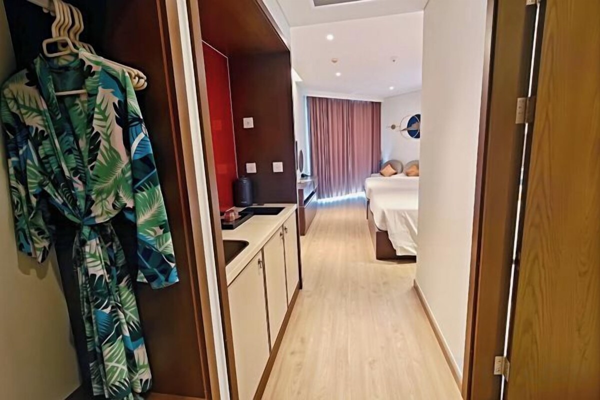 Artículos del minibar gratis y caja de seguridad en la habitación 