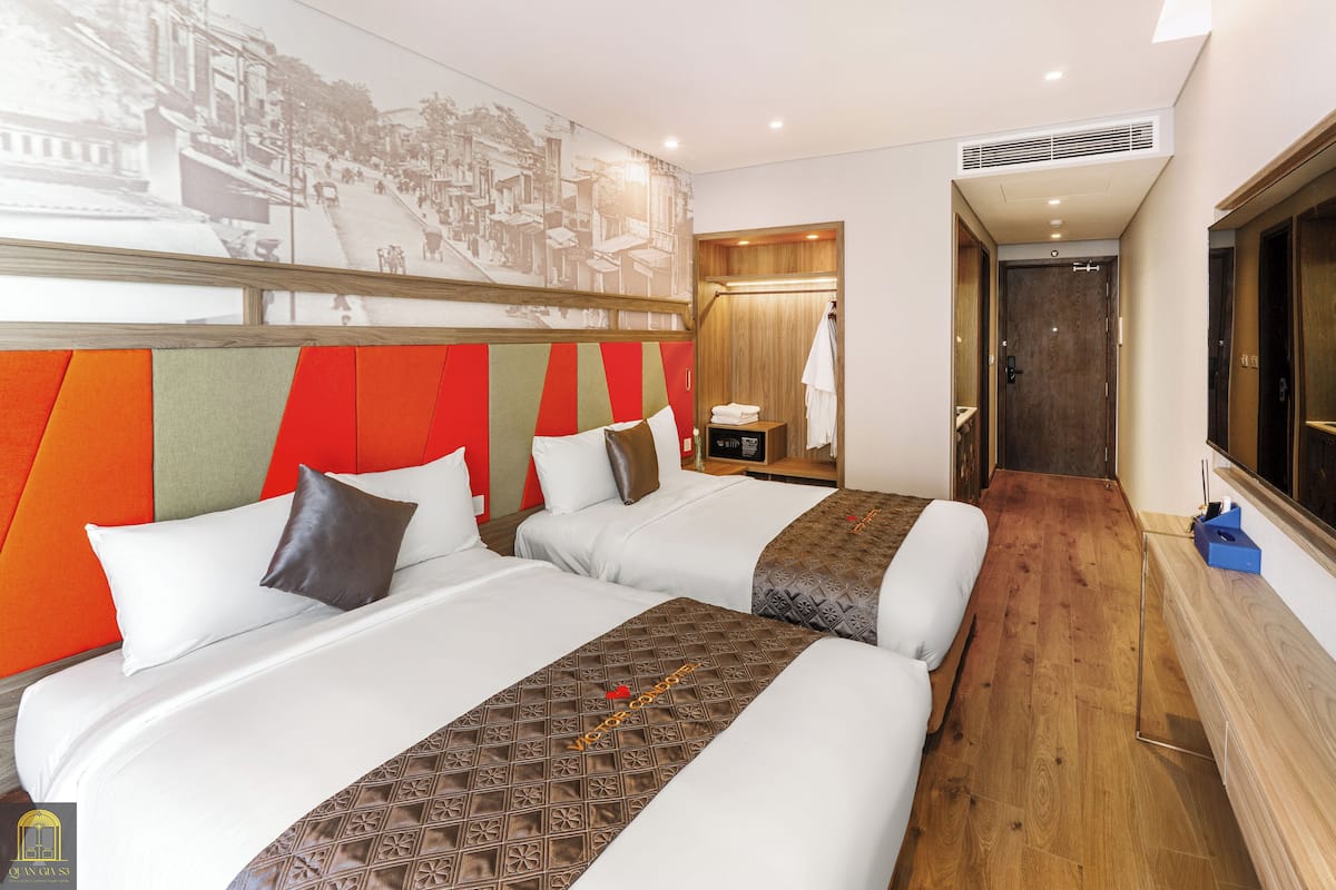 Business Studio, 2 Twin Beds, Garden View | 2 bedrooms, free minibar items, in-room safe, desk
