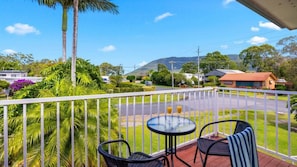 Outdoor dining - Waterways - close to beach and river (North Haven)
