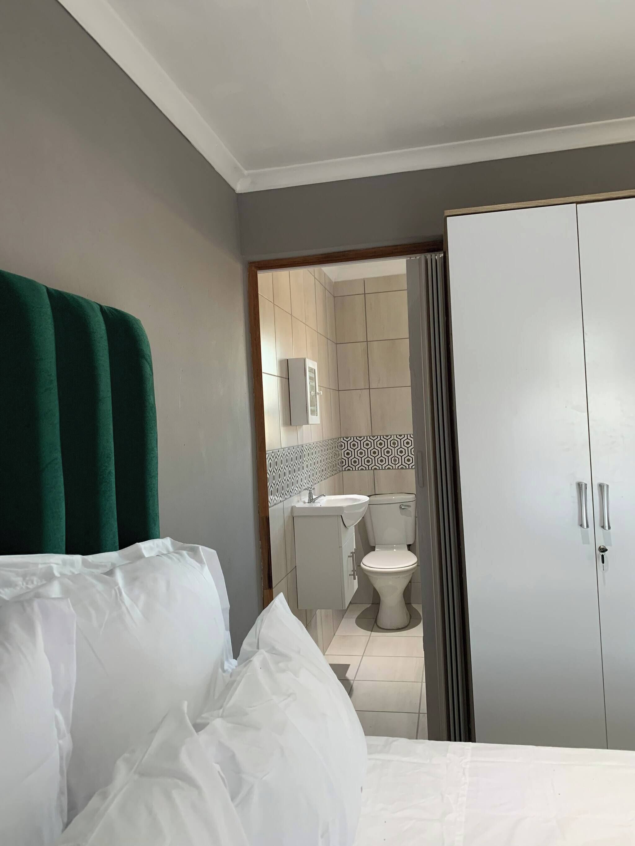 Room, 1 Bedroom, Balcony, City View | Bathroom