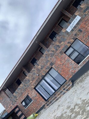 Exterior detail - Room-beach View, En-suite Bedroom (Motherwell)