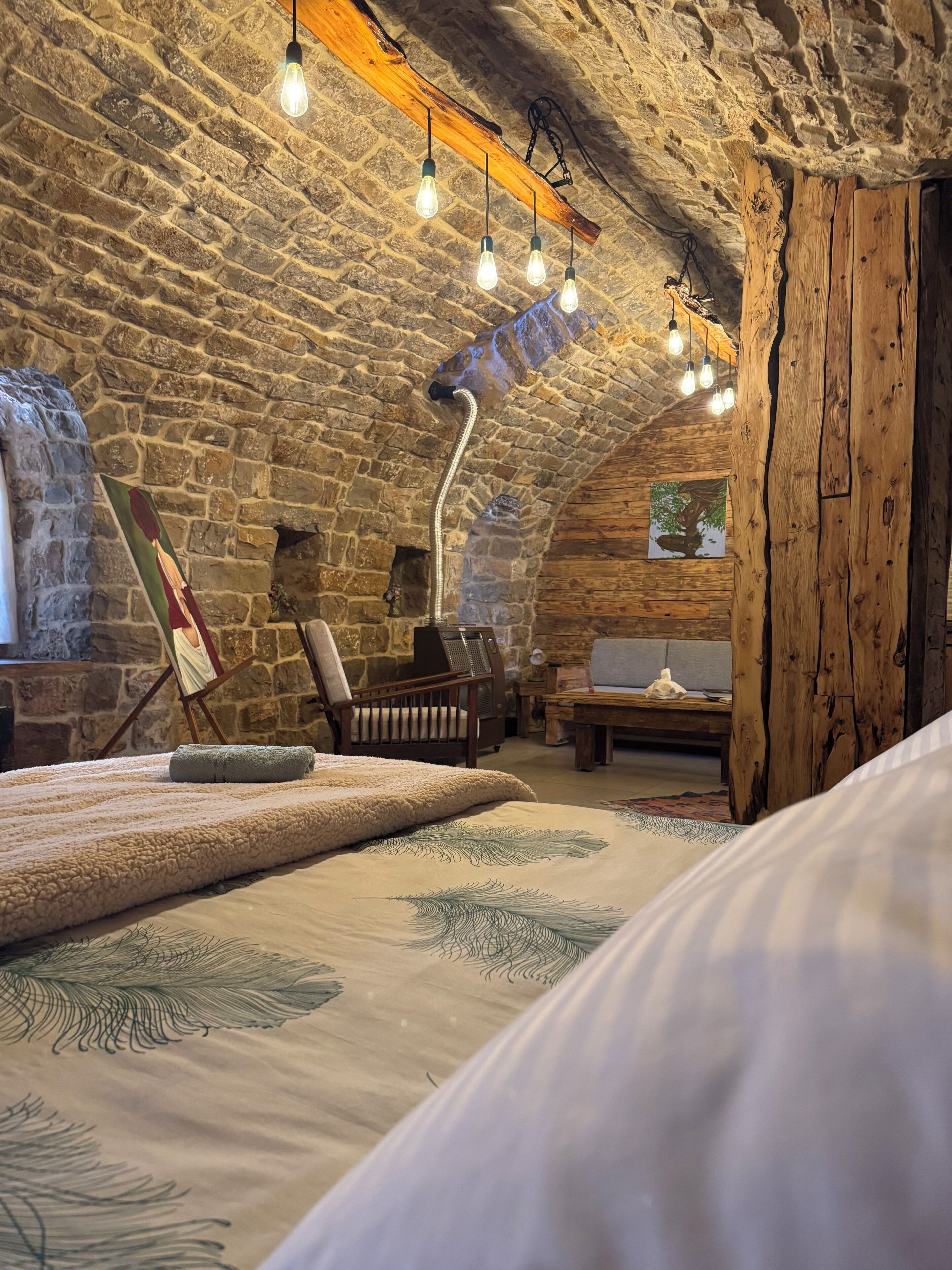 1 dormitorio, tabla de planchar con plancha, wifi y ropa de cama