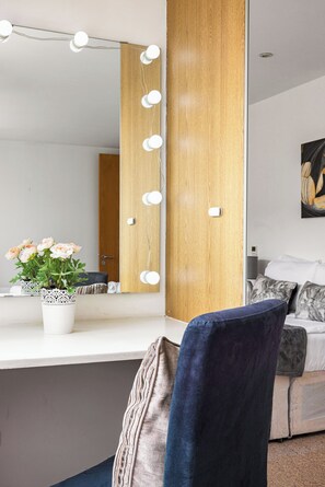 Interior - Penthouse With Views Across London (London)