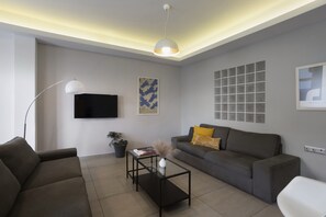 Living room - 3bdr Apartment in the Heart of Athens (Athens)