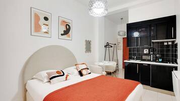 Bureau, fer et planche à repasser, Wi-Fi gratuit, draps fournis