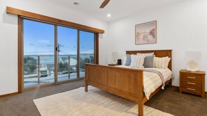 5 bedrooms, WiFi, bed sheets - Martin's Bay View Retreat (Mount Martha)