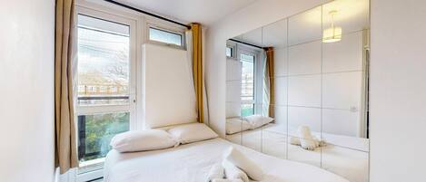 1 Schlafzimmer, Schreibtisch, Bügeleisen/Bügelbrett, kostenloses WLAN