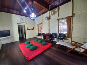 Living area - Wisma Asri by Simply Homy (Depok)