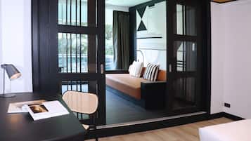 Junior Triple Suite Room | 客廳 | 50 吋智能電視連數碼電視頻道