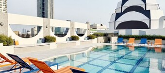 The Quarter Saphan Khwai by UHG