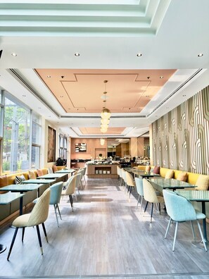 Daily buffet breakfast for a fee - The Quarter Saphan Khwai by UHG (Bangkok)