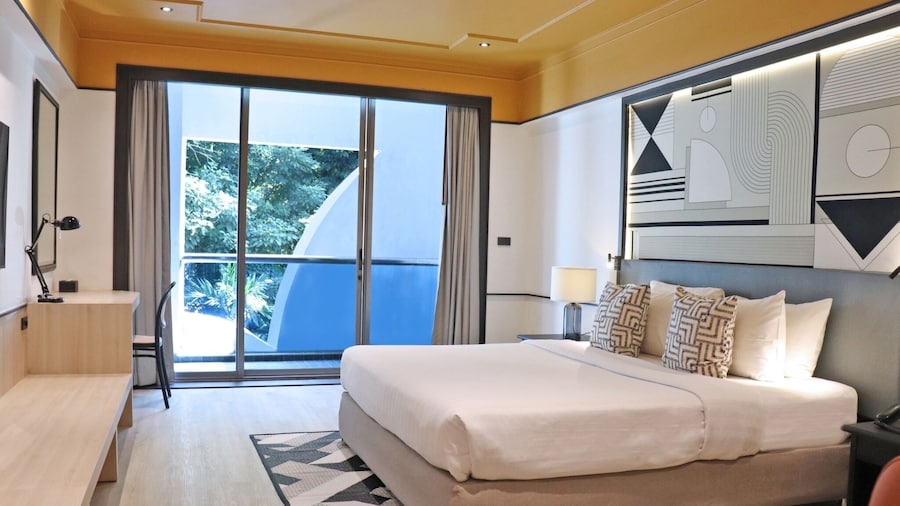 The Quarter Saphan Khwai by UHG