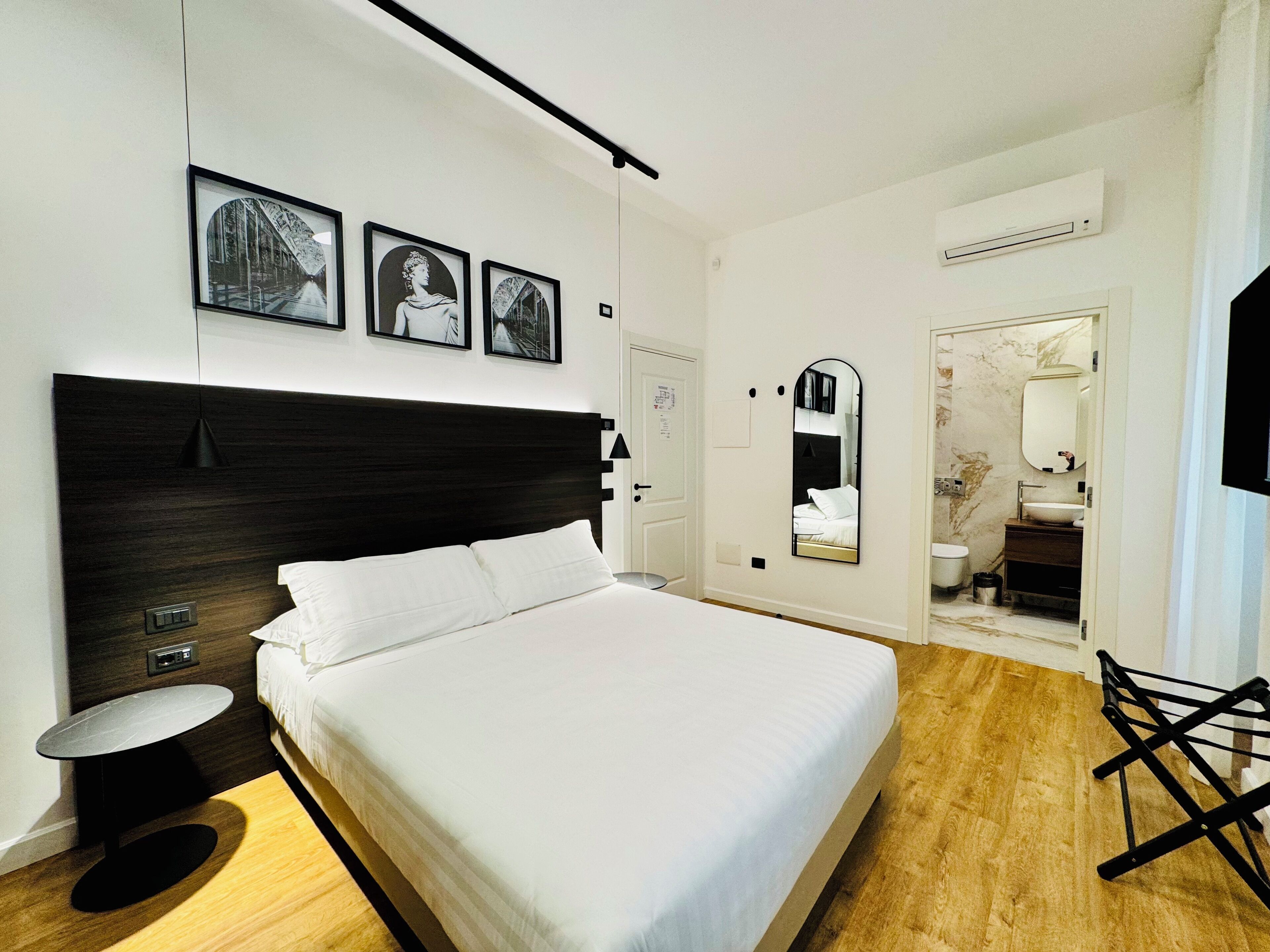 Classic dubbelrum - 1 queensize-säng - icke-rökare - privat badrum | Värdeförvaringsskåp på rummet, skrivbord och gratis wi-fi