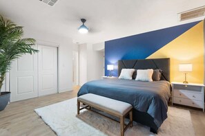 5 bedrooms, desk, iron/ironing board, WiFi - SdaleTreehouse|Pool|Gameroom|Firepit (Scottsdale)