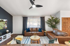 TV, video games, offices - SdaleTreehouse|Pool|Gameroom|Firepit (Scottsdale)