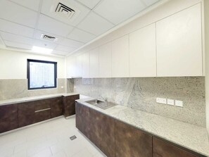 Interior - BrandNew,1200sqf,luxuryfurniture,downtown dubai, see fireworks from your bed (Dubai)