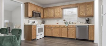 Bright & Cozy 3BR Home - Pets Welcome!
