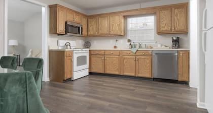 Bright & Cozy 3BR Home - Pets Welcome!