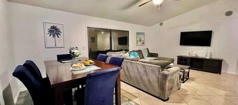 Spacious Heated Pool Home 5 Min To Weeki Wachee