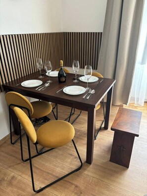 Leilighet, 2 soverom | Spisestue