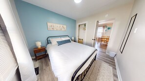 3 bedrooms, iron/ironing board, WiFi, bed sheets