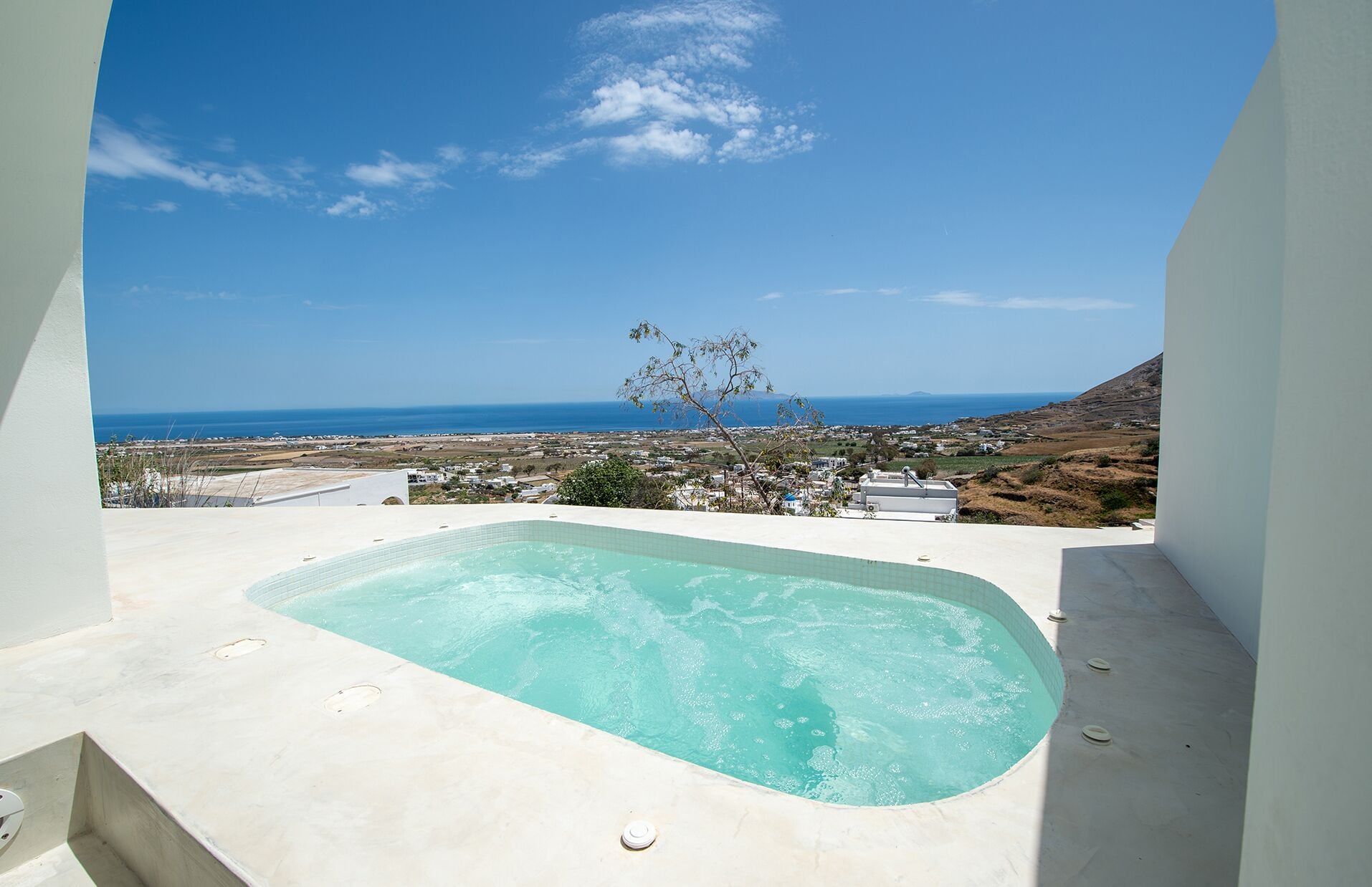 Suíte superior, sacada | Banheira de hidromassagem particular