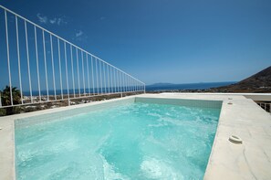 Suite Deluxe, balcon | Baignoire à jets