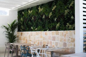 Dagelijks continentaal ontbijt inbegrepen