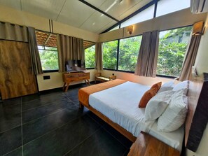 Luxury Double Room | Desk, laptop workspace, bed sheets - Treepie Safari Lodge (Khategaon)