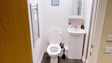 Shared Dormitory, 1 Bedroom, Smoking, Balcony | Bathroom