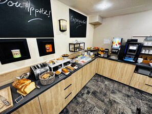 Daily buffet breakfast for a fee