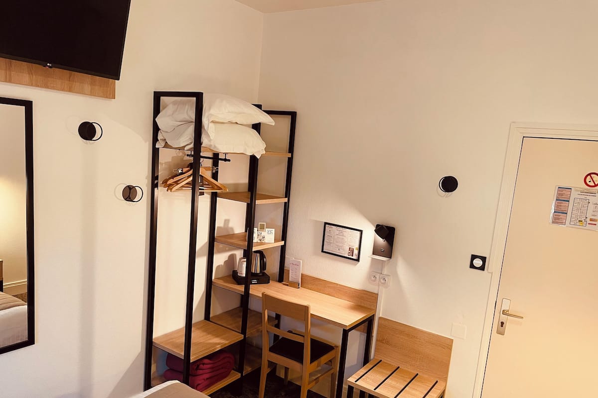 Standard Room | In-room safe, blackout drapes, iron/ironing board, free WiFi