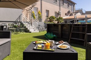 Exterior - Logis Hôtel le Passiflore (Chateaubernard)