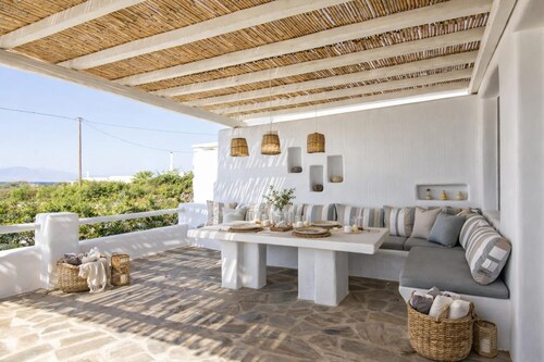 Villa Glyfada, 100m From the Beach