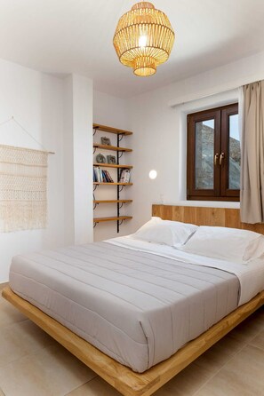 2 bedrooms, iron/ironing board, travel cot, free WiFi