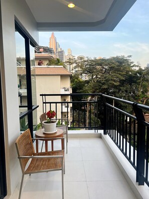 4 Bedrooms Exclusive Apartment (Unit 301) | Terassi/patio